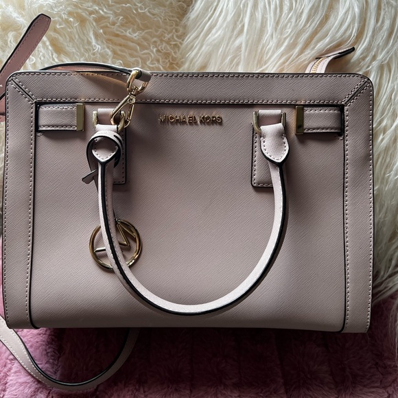 Michael Kors purse - Picture 3 of 9